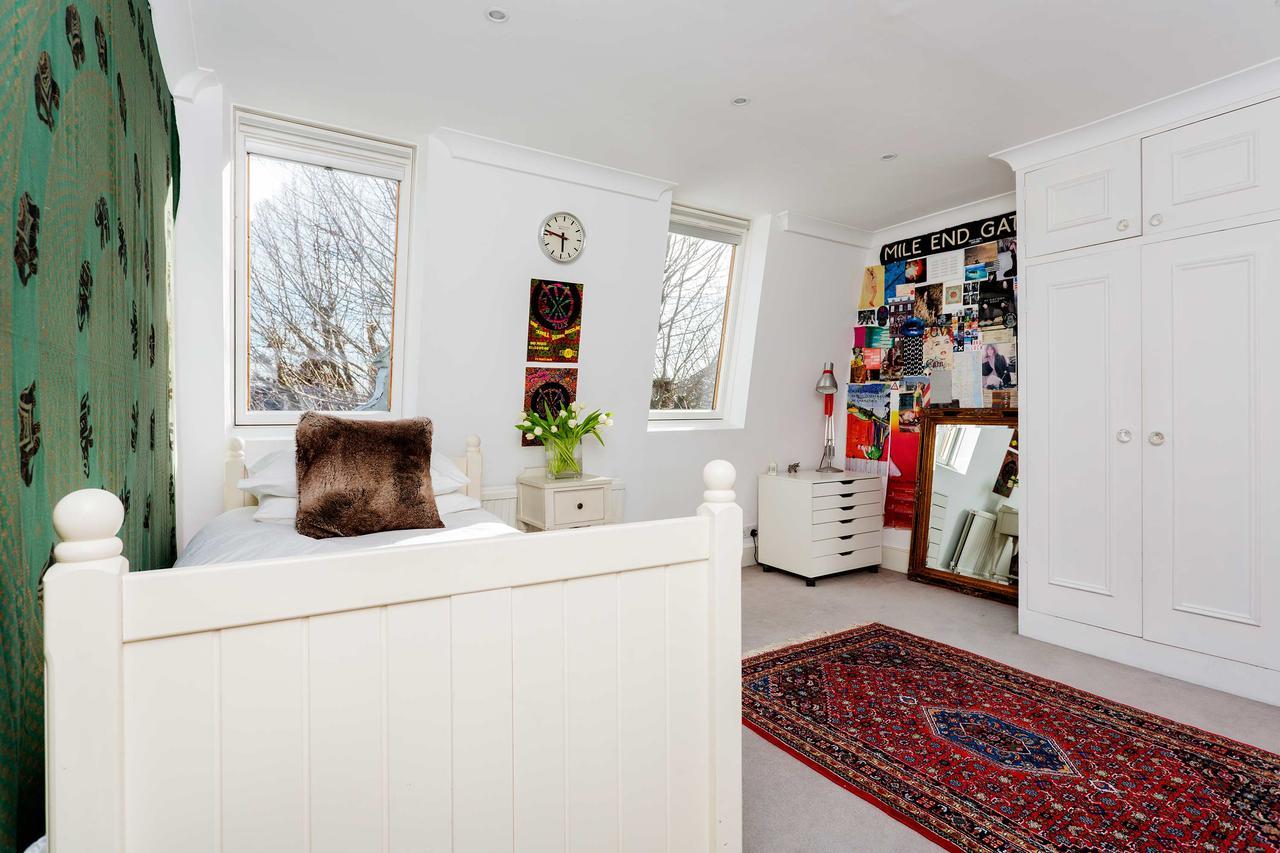 Veeve - Ellerby Parkside * London